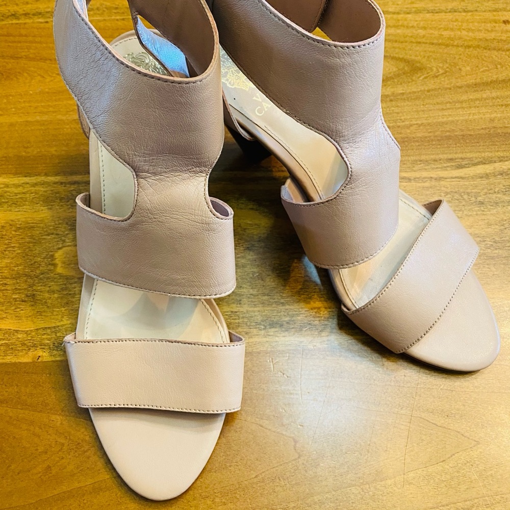 Vince Camuto Ekland Pumps Heels Size 9 Super Cute